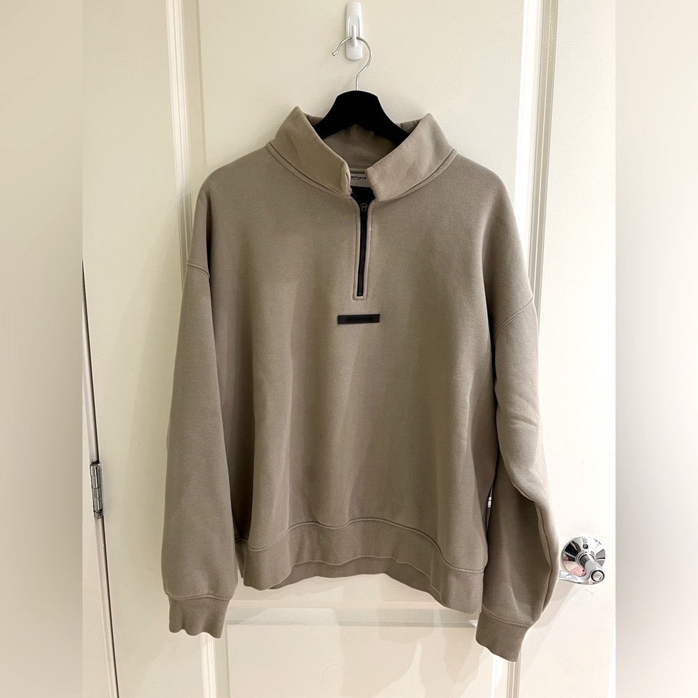 Fear of God Essentials Quarter Zip Pullover in Moss